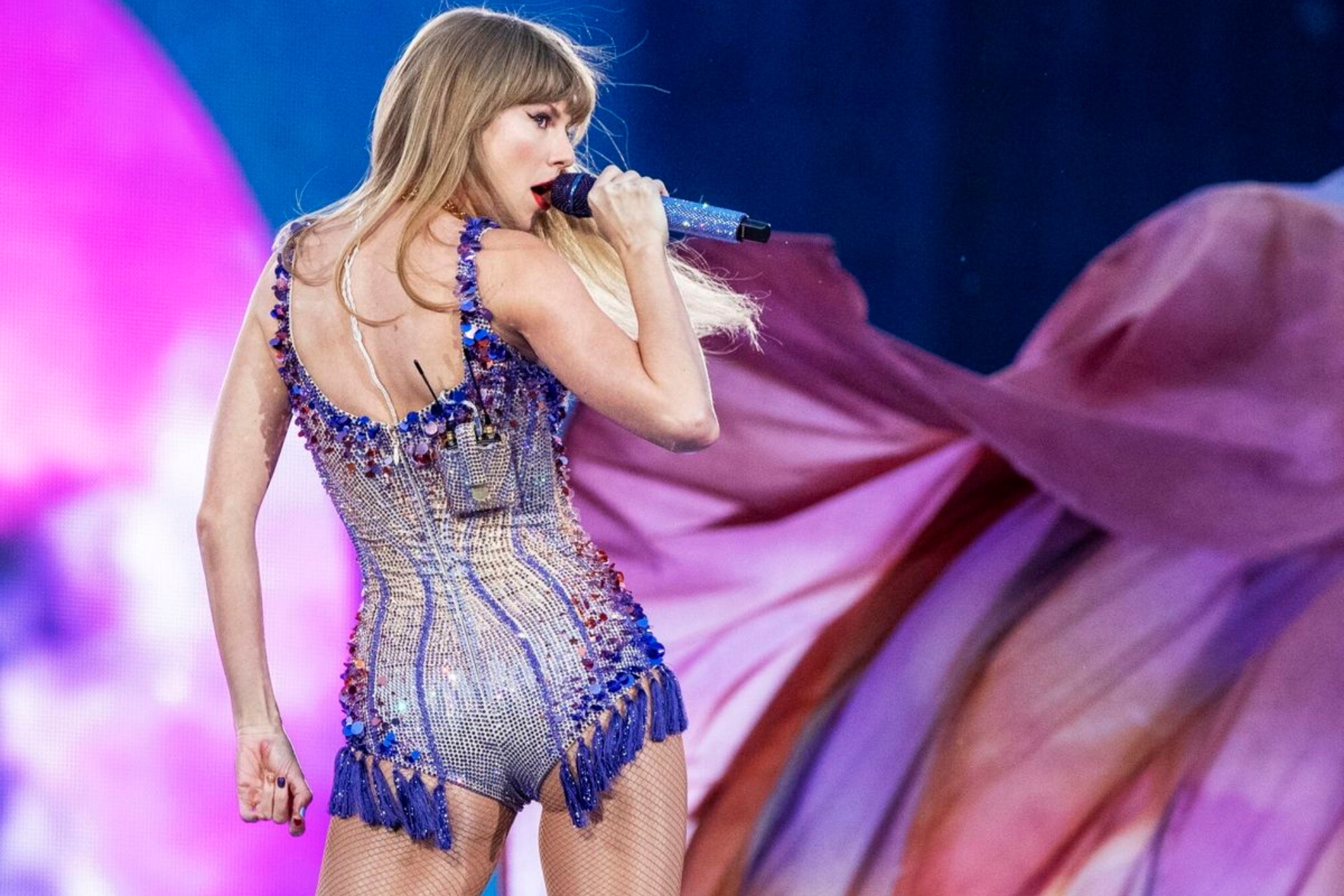 Shake It Off Taylor Swift's Resilience in the Spotlight